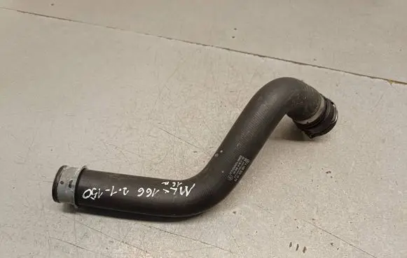 Mercedes-Benz ML W166 Engine coolant pipe/hose A1665001075
