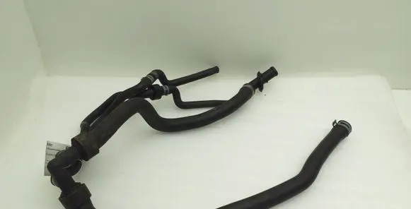 Mercedes-Benz CLS C219 Engine coolant pipe/hose A2118301196 A2118301096
