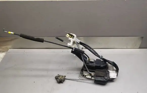 Honda Legend III KA9 Front door lock