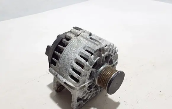Renault Trafic III (X82) Generator/alternator 231008648R