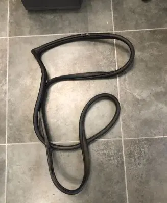 KIA Stonic Front door rubber seal 
