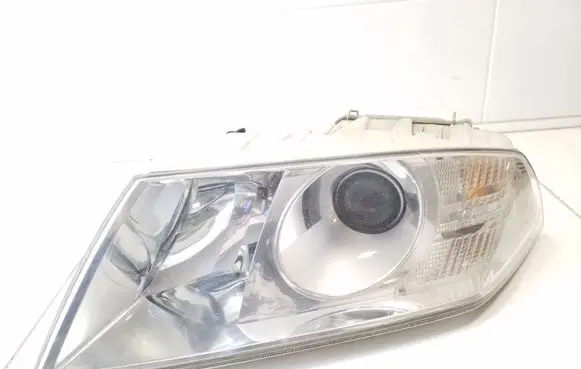 Skoda Octavia Mk2 (1Z) Headlight/headlamp