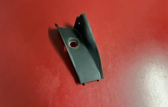 Rear/tail light trim molding