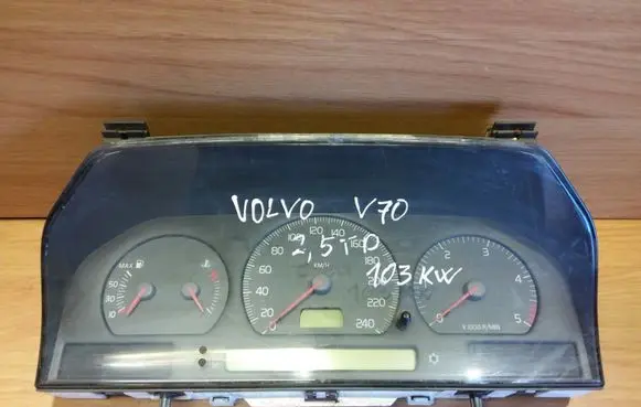 Volvo S70 V70 V70 XC Speedometer (instrument cluster) 9472523 69294240T