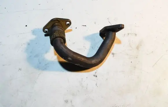 Volkswagen PASSAT B6 Engine coolant pipe/hose 03G131521R