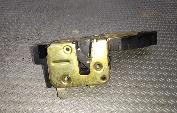 Mitsubishi Space Star Front door lock