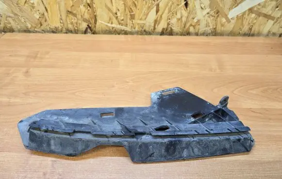 Volvo V70 Front bumper mounting bracket 30796388