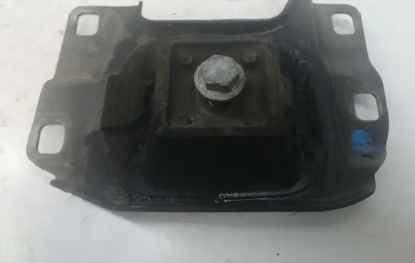 Ford C-MAX I Gearbox mount 3M517M121