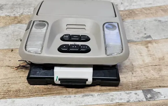 Chrysler Pacifica Sunroof switch 05096156AA VR3464A01AJB