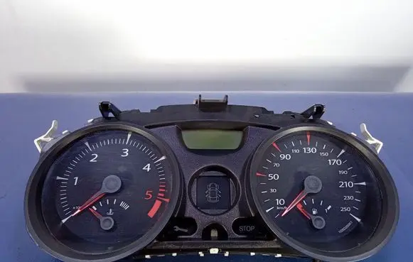 Renault Megane II Speedometer (instrument cluster) 8200408785D