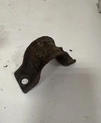 Mercedes-Benz Vito Viano W639 Sway bar bush bracket, front 