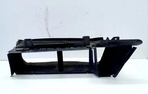 Ford Focus Intercooler air guide/duct channel BM518314C