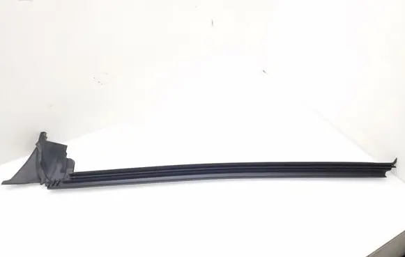 Mercedes-Benz CLA C117 X117 W117 Rubber seal front door window/glass A1177250265