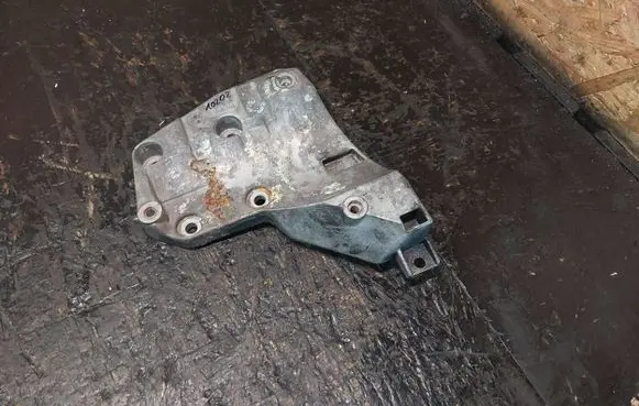 BMW 5 E39 A/C compressor mount bracket 2246146