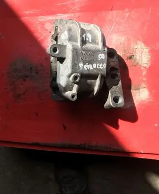 Volkswagen Scirocco Engine mount bracket 1K0199262