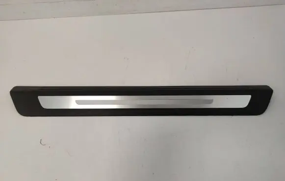 Front sill trim cover