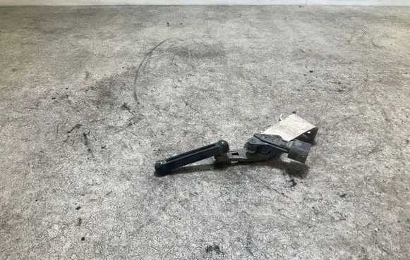Headlight/headlamp level sensor
