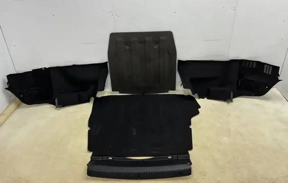 Hyundai Grandeur Tailgate/boot cover trim set 