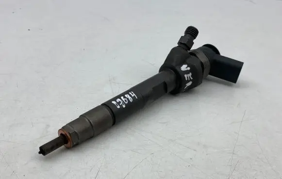 Toyota Verso Fuel injector 0445110600 8506902