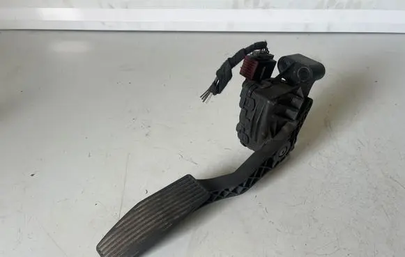 Opel Meriva A Accelerator throttle pedal 6PV00811200 9157998