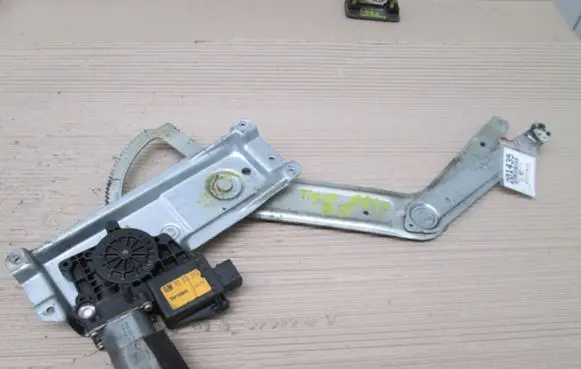 Opel Tigra A Front door window regulator with motor