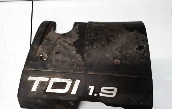 Volkswagen PASSAT B5 Engine cover (trim) 028103935B