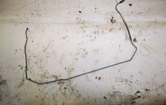Tesla Model Y Brake line pipe/hose 
