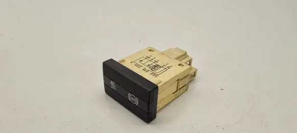 Volkswagen PASSAT B4 ABS relay 3A0919235A