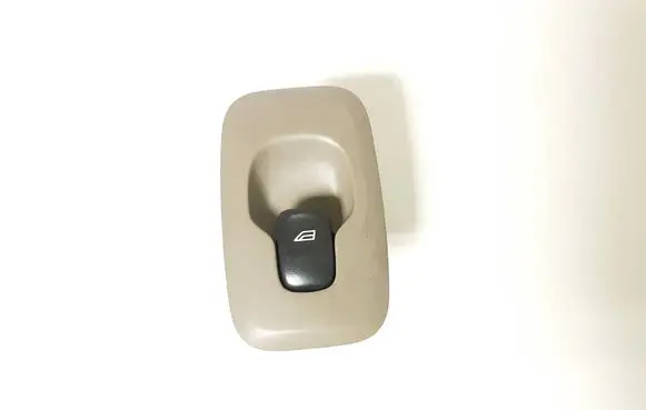 Volvo XC90 Electric window control switch 8685288