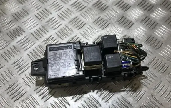 Volvo S40, V40 Fuse box set 30889989 1c16-0531
