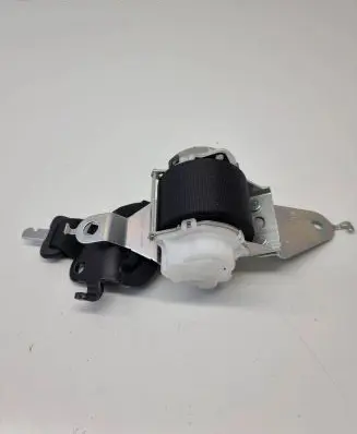 Lexus NX Middle seatbelt (rear) 7J5440