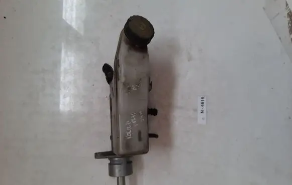 Toyota Corolla Verso E121 Master brake cylinder 25113479