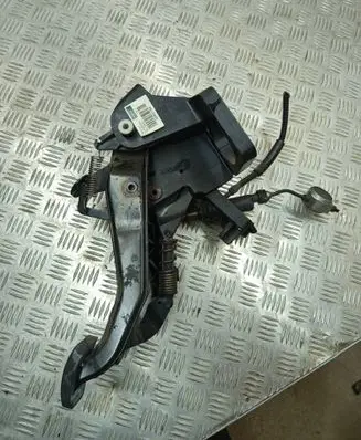 Mercedes-Benz B W245 Pedal assembly 4010047A 4880186 A1692900901