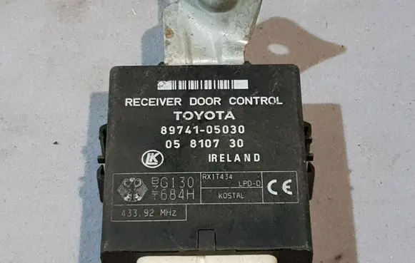 Toyota Avensis T220 Other control units/modules 8974105030