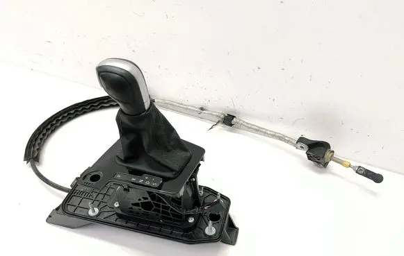 Volkswagen PASSAT B8 USA Gear shifter/selector 5K1713025ES