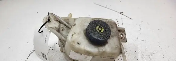 Toyota Yaris Brake fluid reservoir