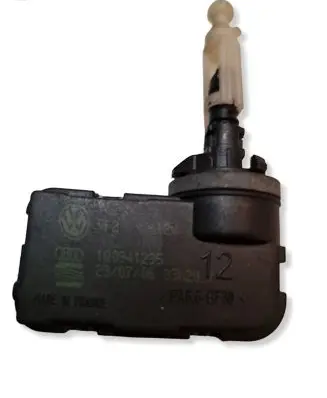 Volkswagen PASSAT B6 Headlight level adjustment motor 1Q0941295