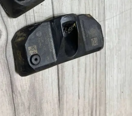 Mercedes-Benz CLS C219 Tire pressure sensor A0045425718
