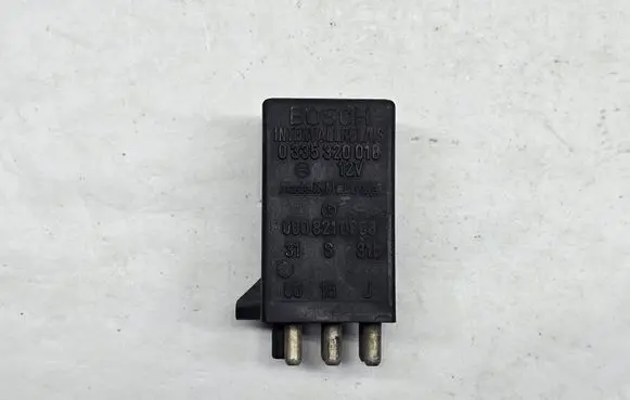 Mercedes-Benz S W126 Other relay 0008210863 0335320018
