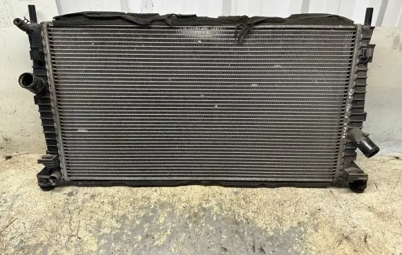 Ford C-MAX I Coolant radiator