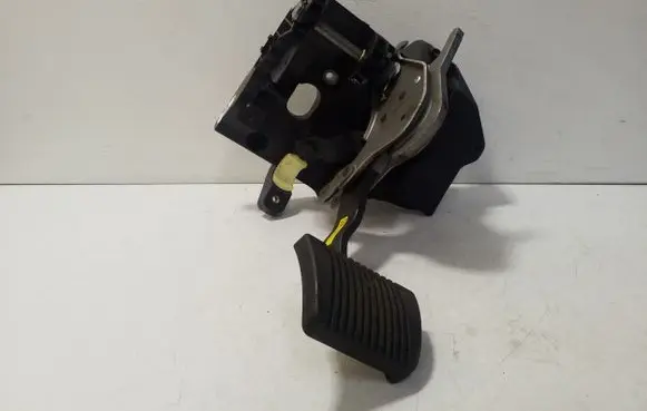 Jeep Cherokee Brake pedal P04581814AE 445986