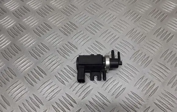 Skoda Octavia Mk1 (1U) Valve vacuum 1J0906627