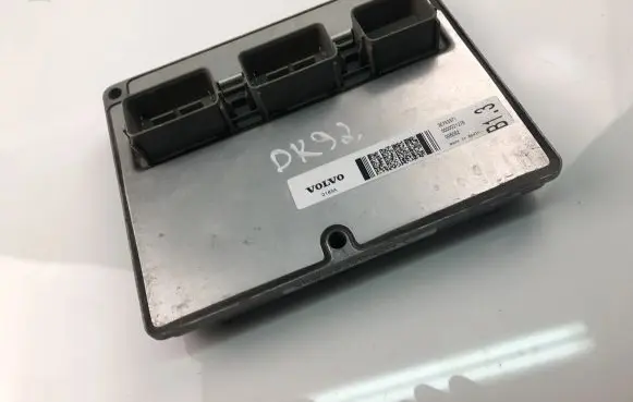 Volvo V50 Engine control unit/module ECU 30743371