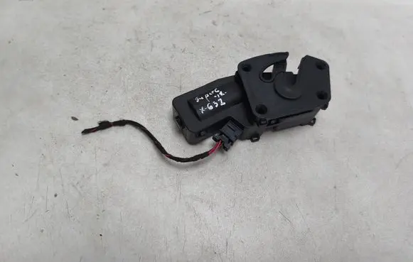 Skoda Superb B6 (3T) Tailgate/trunk/boot lock/catch/latch 3T0827300B