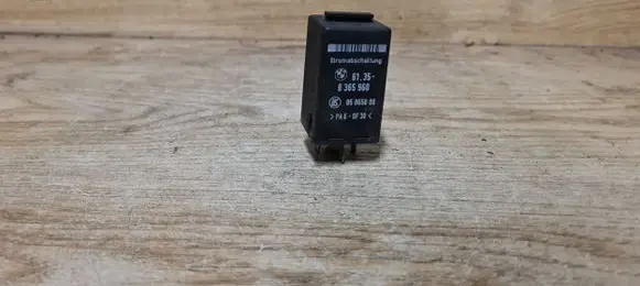 BMW 5 E39 Other relay 61358365960