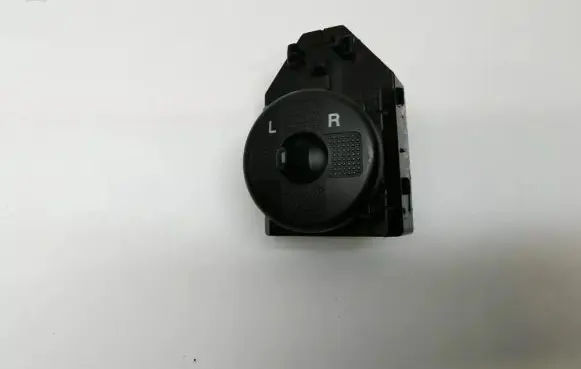 Wing mirror switch