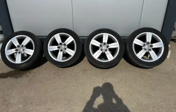Audi TT TTS Mk2 R17 alloy rim 8J0601025C