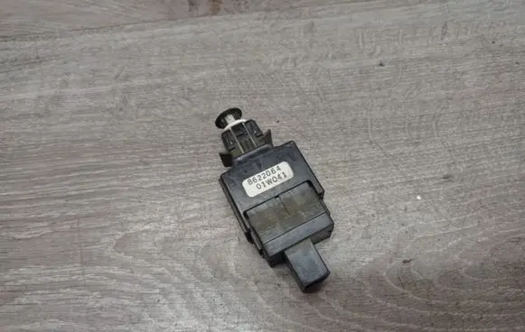 Volvo S60 Brake pedal sensor switch 8622064