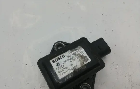 Volkswagen Phaeton ESP acceleration yaw rate sensor 8E0907637A 8E0907637 0265005245