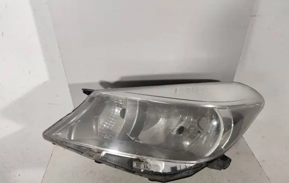 Toyota Yaris Headlight/headlamp